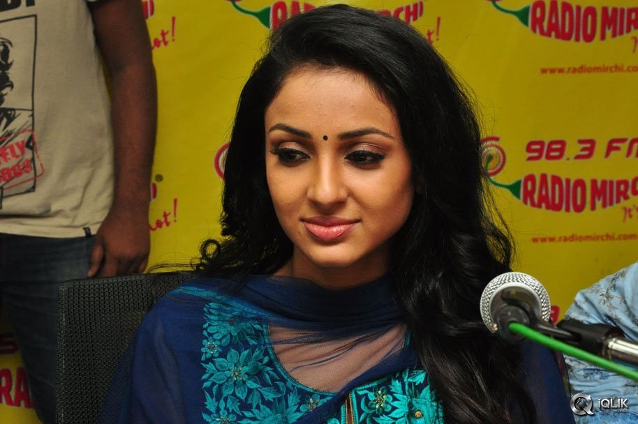 Majnu-Movie-Team-At-Radio-Mirchi